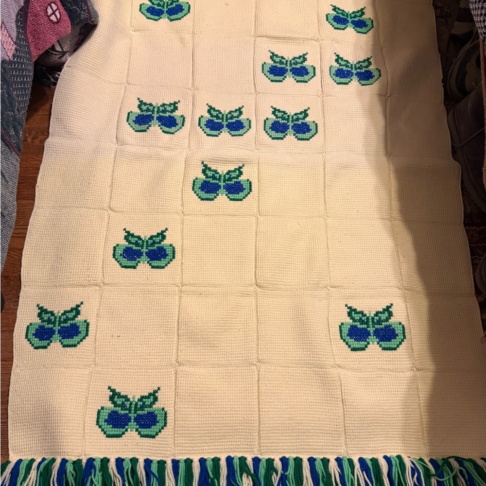 Vintage Knit Crochet Afghan Blanket.